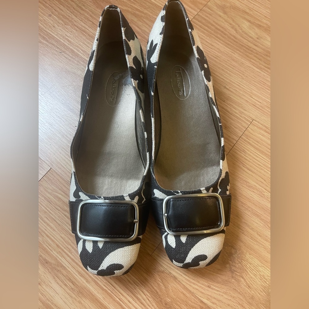 Talbots white and black flats